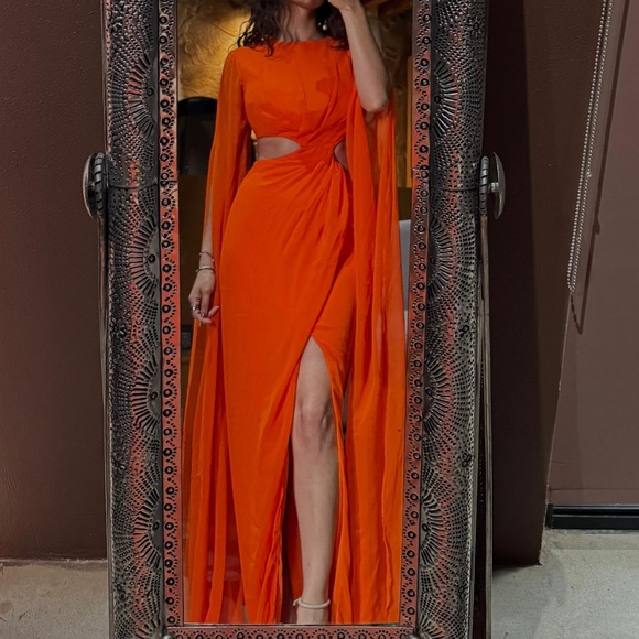 YAURA RENI DRESS: Elegant Orange Evening Gown - Picture 4 of 4
